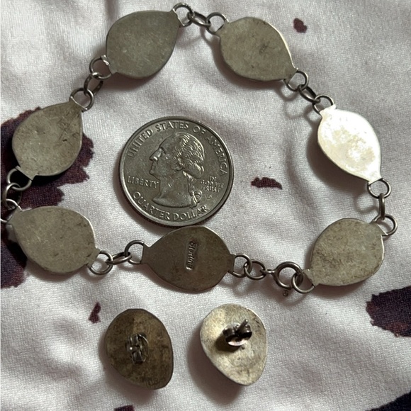 Turquoise bear paw bracelet and matching earrings - Picture 2 of 4